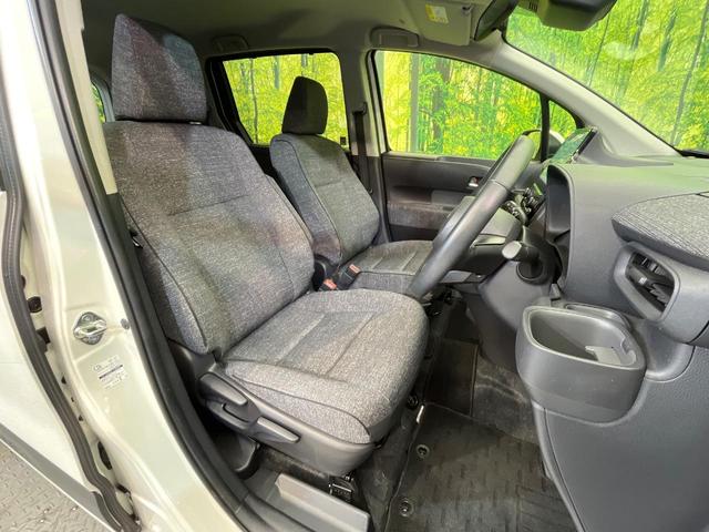 シエンタ ハイブリッドZ 4WD ハンズフリー両側電動ドア 純正10.5型ナビ 全周囲カメラ 1500W電源 衝突被害軽減 レーダークルーズ ブラインドスポットモニター 禁煙車 ドラレコ ETC2.0 純正OP15インチAW(9枚目)