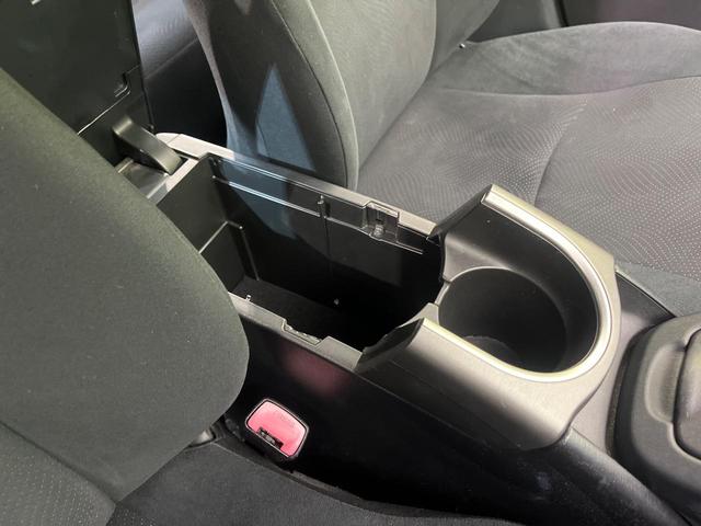 プリウス S 後期型 純正ナビ バックカメラ 禁煙車 スマートキー HIDヘッド ビルトインETC 純正15インチアルミ オートライト オートエアコン Bluetooth CD DVD再生 フルセグ(55枚目)