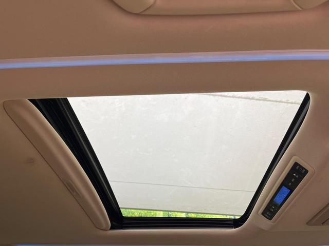 アルファードハイブリッド Ｇ　Ｆパッケージ　４ＷＤ　サンルーフ　フリップダウンモニター　両側電動ドア　純正１０．５型ナビ　バックカメラ　衝突被害軽減　レーダークルーズ　電動リアゲート　ベージュ革シート　ドラレコ　コーナーセンサー（3枚目）