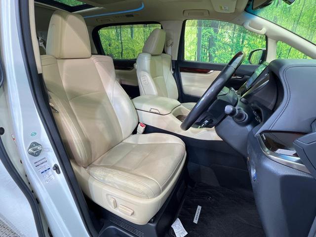 アルファードハイブリッド Ｇ　Ｆパッケージ　４ＷＤ　サンルーフ　フリップダウンモニター　両側電動ドア　純正１０．５型ナビ　バックカメラ　衝突被害軽減　レーダークルーズ　電動リアゲート　ベージュ革シート　ドラレコ　コーナーセンサー（9枚目）