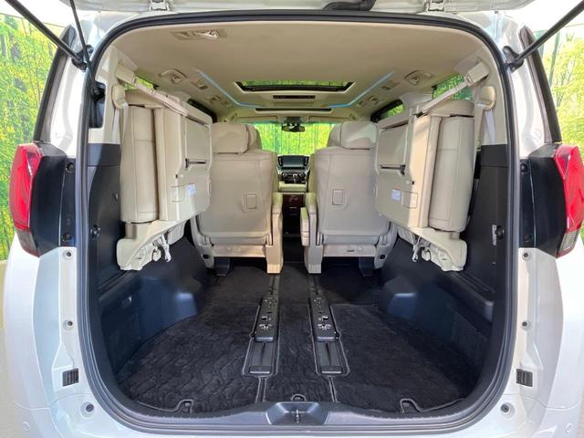 アルファードハイブリッド Ｇ　Ｆパッケージ　４ＷＤ　サンルーフ　フリップダウンモニター　両側電動ドア　純正１０．５型ナビ　バックカメラ　衝突被害軽減　レーダークルーズ　電動リアゲート　ベージュ革シート　ドラレコ　コーナーセンサー（12枚目）