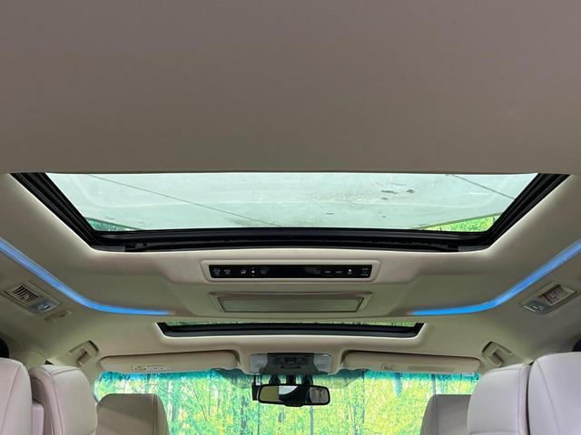 アルファードハイブリッド Ｇ　Ｆパッケージ　４ＷＤ　サンルーフ　フリップダウンモニター　両側電動ドア　純正１０．５型ナビ　バックカメラ　衝突被害軽減　レーダークルーズ　電動リアゲート　ベージュ革シート　ドラレコ　コーナーセンサー（32枚目）