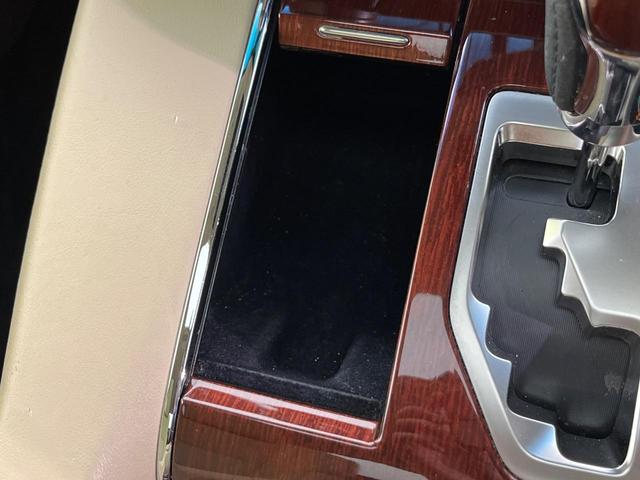 アルファードハイブリッド Ｇ　Ｆパッケージ　４ＷＤ　サンルーフ　フリップダウンモニター　両側電動ドア　純正１０．５型ナビ　バックカメラ　衝突被害軽減　レーダークルーズ　電動リアゲート　ベージュ革シート　ドラレコ　コーナーセンサー（72枚目）