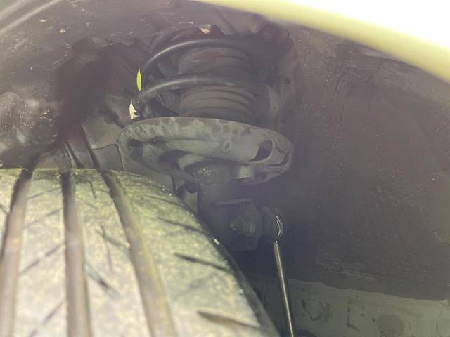 プリウス Ｓセーフティプラス　純正９型ナビ　バックカメラ　衝突被害軽減　レーダークルーズ　ヘッドアップディスプレイ　パーキングアシスト　禁煙車　ドラレコ　コーナーセンサー　スマートキー　ＥＴＣ　ＬＥＤヘッド　純正１５インチＡＷ（20枚目）