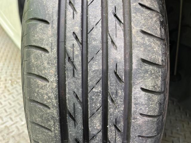 プリウス Ｓセーフティプラス　純正９型ナビ　バックカメラ　衝突被害軽減　レーダークルーズ　ヘッドアップディスプレイ　パーキングアシスト　禁煙車　ドラレコ　コーナーセンサー　スマートキー　ＥＴＣ　ＬＥＤヘッド　純正１５インチＡＷ（22枚目）