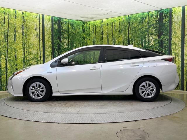 プリウス Ｓセーフティプラス　純正９型ナビ　バックカメラ　衝突被害軽減　レーダークルーズ　ヘッドアップディスプレイ　パーキングアシスト　禁煙車　ドラレコ　コーナーセンサー　スマートキー　ＥＴＣ　ＬＥＤヘッド　純正１５インチＡＷ（30枚目）