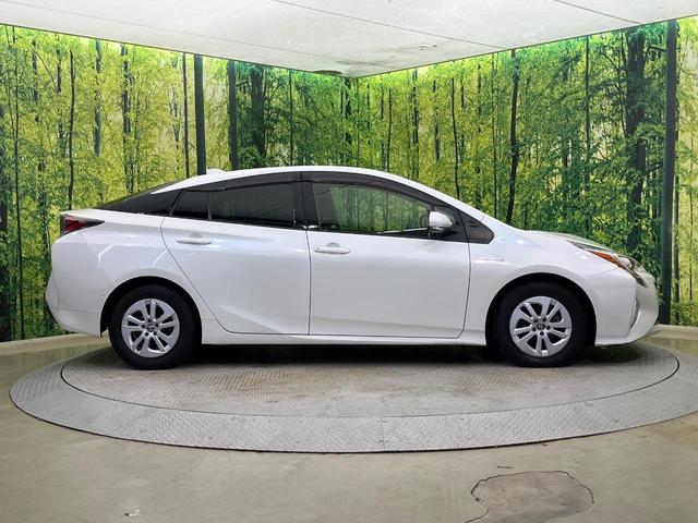 プリウス Ｓセーフティプラス　純正９型ナビ　バックカメラ　衝突被害軽減　レーダークルーズ　ヘッドアップディスプレイ　パーキングアシスト　禁煙車　ドラレコ　コーナーセンサー　スマートキー　ＥＴＣ　ＬＥＤヘッド　純正１５インチＡＷ（31枚目）