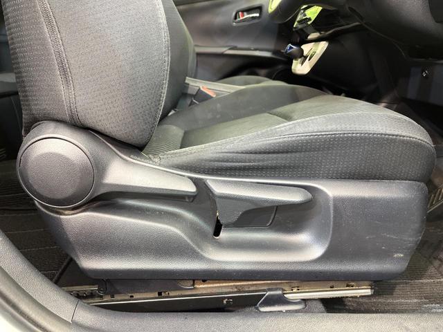 プリウス Ｓセーフティプラス　純正９型ナビ　バックカメラ　衝突被害軽減　レーダークルーズ　ヘッドアップディスプレイ　パーキングアシスト　禁煙車　ドラレコ　コーナーセンサー　スマートキー　ＥＴＣ　ＬＥＤヘッド　純正１５インチＡＷ（38枚目）