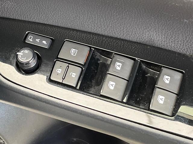 プリウス Ｓセーフティプラス　純正９型ナビ　バックカメラ　衝突被害軽減　レーダークルーズ　ヘッドアップディスプレイ　パーキングアシスト　禁煙車　ドラレコ　コーナーセンサー　スマートキー　ＥＴＣ　ＬＥＤヘッド　純正１５インチＡＷ（46枚目）