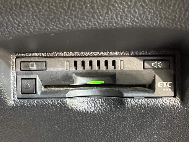 プリウス Ｓセーフティプラス　純正９型ナビ　バックカメラ　衝突被害軽減　レーダークルーズ　ヘッドアップディスプレイ　パーキングアシスト　禁煙車　ドラレコ　コーナーセンサー　スマートキー　ＥＴＣ　ＬＥＤヘッド　純正１５インチＡＷ（48枚目）