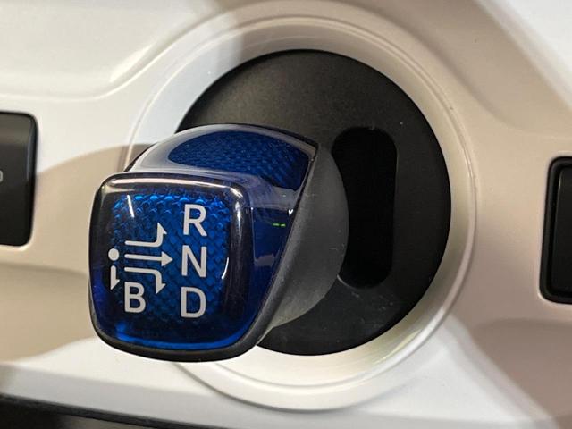 プリウス Ｓセーフティプラス　純正９型ナビ　バックカメラ　衝突被害軽減　レーダークルーズ　ヘッドアップディスプレイ　パーキングアシスト　禁煙車　ドラレコ　コーナーセンサー　スマートキー　ＥＴＣ　ＬＥＤヘッド　純正１５インチＡＷ（57枚目）