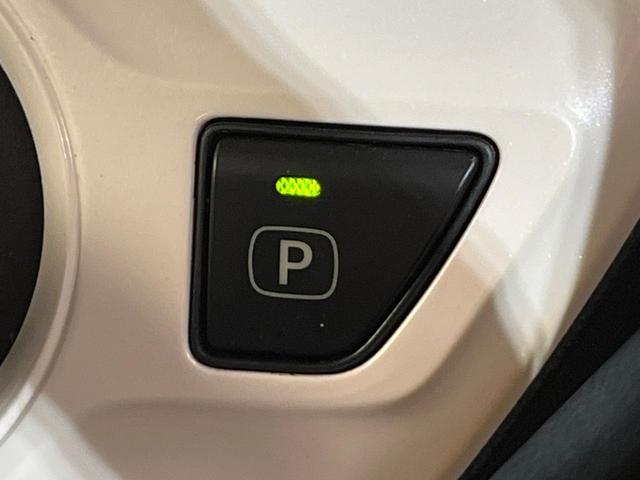 プリウス Ｓセーフティプラス　純正９型ナビ　バックカメラ　衝突被害軽減　レーダークルーズ　ヘッドアップディスプレイ　パーキングアシスト　禁煙車　ドラレコ　コーナーセンサー　スマートキー　ＥＴＣ　ＬＥＤヘッド　純正１５インチＡＷ（58枚目）