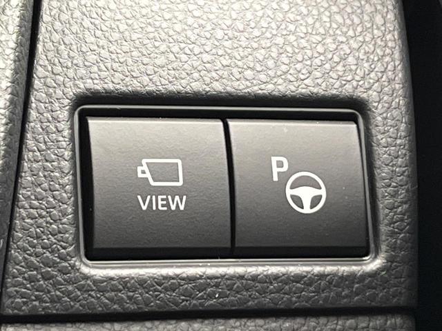 プリウス Ｚ　４ＷＤ　寒冷地仕様　純正１２．３型ディスプレイ　赤黒合皮シート　全周囲カメラ　トヨタチームメイト　１５００Ｗ電源　デジタルインナーミラー　禁煙車　電動リアゲート　シートエアコン　前後ドラレコ（9枚目）