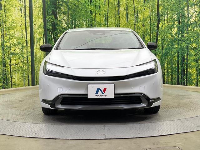 プリウス Ｚ　４ＷＤ　寒冷地仕様　純正１２．３型ディスプレイ　赤黒合皮シート　全周囲カメラ　トヨタチームメイト　１５００Ｗ電源　デジタルインナーミラー　禁煙車　電動リアゲート　シートエアコン　前後ドラレコ（15枚目）