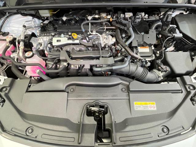 プリウス Ｚ　４ＷＤ　寒冷地仕様　純正１２．３型ディスプレイ　赤黒合皮シート　全周囲カメラ　トヨタチームメイト　１５００Ｗ電源　デジタルインナーミラー　禁煙車　電動リアゲート　シートエアコン　前後ドラレコ（19枚目）