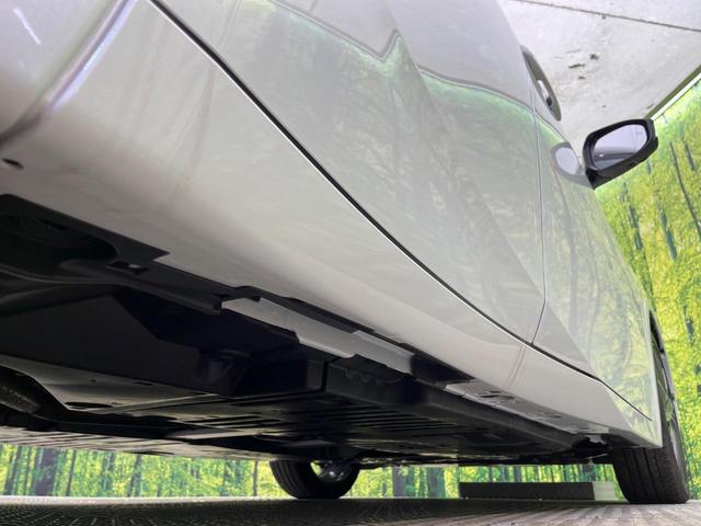 プリウス Ｚ　４ＷＤ　寒冷地仕様　純正１２．３型ディスプレイ　赤黒合皮シート　全周囲カメラ　トヨタチームメイト　１５００Ｗ電源　デジタルインナーミラー　禁煙車　電動リアゲート　シートエアコン　前後ドラレコ（27枚目）