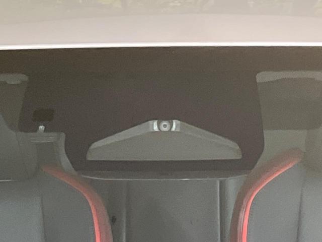 プリウス Ｚ　４ＷＤ　寒冷地仕様　純正１２．３型ディスプレイ　赤黒合皮シート　全周囲カメラ　トヨタチームメイト　１５００Ｗ電源　デジタルインナーミラー　禁煙車　電動リアゲート　シートエアコン　前後ドラレコ（29枚目）