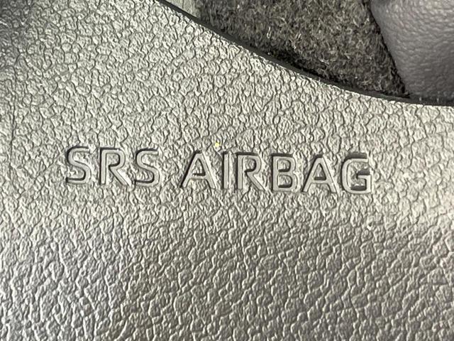 プリウス Ｚ　４ＷＤ　寒冷地仕様　純正１２．３型ディスプレイ　赤黒合皮シート　全周囲カメラ　トヨタチームメイト　１５００Ｗ電源　デジタルインナーミラー　禁煙車　電動リアゲート　シートエアコン　前後ドラレコ（39枚目）