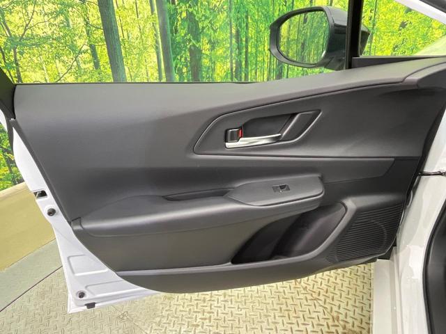 プリウス Ｚ　４ＷＤ　寒冷地仕様　純正１２．３型ディスプレイ　赤黒合皮シート　全周囲カメラ　トヨタチームメイト　１５００Ｗ電源　デジタルインナーミラー　禁煙車　電動リアゲート　シートエアコン　前後ドラレコ（47枚目）
