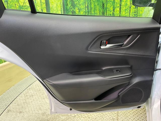 プリウス Ｚ　４ＷＤ　寒冷地仕様　純正１２．３型ディスプレイ　赤黒合皮シート　全周囲カメラ　トヨタチームメイト　１５００Ｗ電源　デジタルインナーミラー　禁煙車　電動リアゲート　シートエアコン　前後ドラレコ（48枚目）