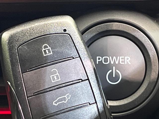 プリウス Ｚ　４ＷＤ　寒冷地仕様　純正１２．３型ディスプレイ　赤黒合皮シート　全周囲カメラ　トヨタチームメイト　１５００Ｗ電源　デジタルインナーミラー　禁煙車　電動リアゲート　シートエアコン　前後ドラレコ（51枚目）