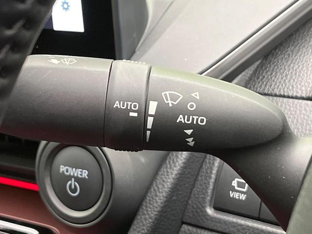 プリウス Ｚ　４ＷＤ　寒冷地仕様　純正１２．３型ディスプレイ　赤黒合皮シート　全周囲カメラ　トヨタチームメイト　１５００Ｗ電源　デジタルインナーミラー　禁煙車　電動リアゲート　シートエアコン　前後ドラレコ（55枚目）