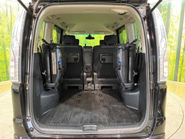 セレナ ハイウェイスター Vエアロモード+セーフティII 両側電動ドア 純正8型ナビ 全周囲カメラ 衝突被害軽減システム コーナーセンサー スマートキー LEDヘッド ビルトインETC クルコン 純正16インチアルミ 車線逸脱警報 オートライト(12枚目)