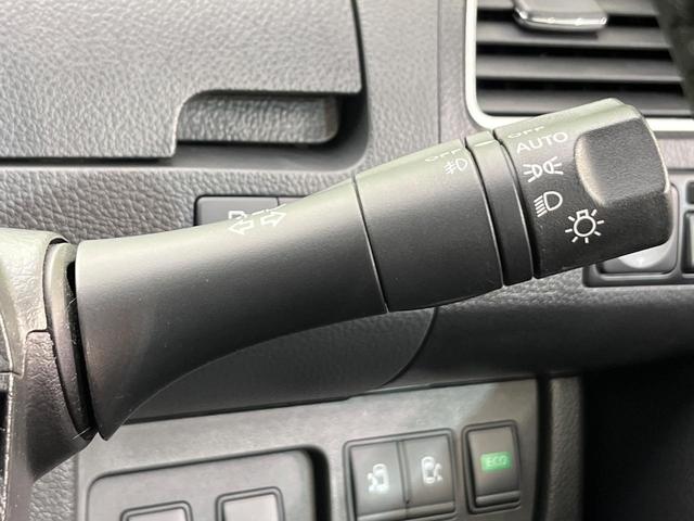 セレナ ハイウェイスター Vエアロモード+セーフティII 両側電動ドア 純正8型ナビ 全周囲カメラ 衝突被害軽減システム コーナーセンサー スマートキー LEDヘッド ビルトインETC クルコン 純正16インチアルミ 車線逸脱警報 オートライト(54枚目)