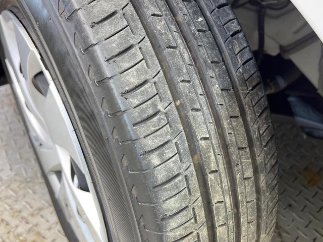 ヤリス ハイブリッドＸ　純正ナビ　バックカメラ　１５００Ｗ電源　衝突被害軽減　レーダークルーズ　禁煙車　キーレス　ビルトインＥＴＣ　オートハイビーム　車線逸脱警報　オートライト　オートエアコン　Ｂｌｕｅｔｏｏｔｈ（22枚目）