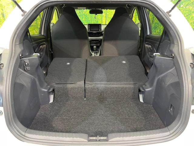 ヤリス ハイブリッドＸ　純正ナビ　バックカメラ　１５００Ｗ電源　衝突被害軽減　レーダークルーズ　禁煙車　キーレス　ビルトインＥＴＣ　オートハイビーム　車線逸脱警報　オートライト　オートエアコン　Ｂｌｕｅｔｏｏｔｈ（33枚目）