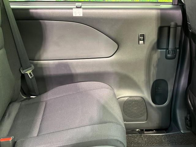 セレナ X 4WD SDナビ フルセグ 全周囲カメラ 両側電動ドア 禁煙車 スマートキー アイドリングストップ LEDヘッド コーナーセンサー ドラレコ クルコン 衝突被害軽減ブレーキ プライバシーガラス(57枚目)