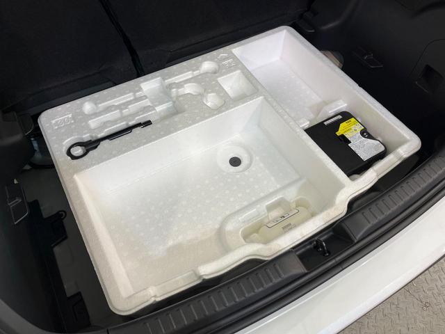 ヤリス Ｘ　４ＷＤ　寒冷地仕様　ＳＤナビ　バックカメラ　衝突被害軽減システム　レーダークルーズ　禁煙車　コーナーセンサー　スマートキー　ＥＴＣ　オートハイビーム　車線逸脱警報　フルセグ　Ｂｌｕｅｔｏｏｔｈ（38枚目）