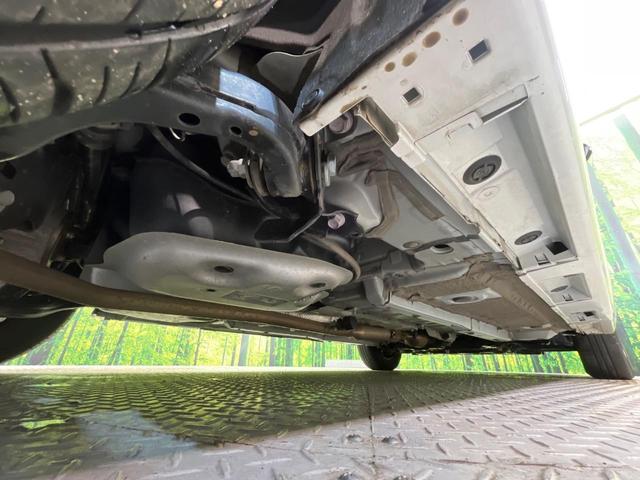 ヤリス Ｘ　４ＷＤ　寒冷地仕様　ＳＤナビ　バックカメラ　衝突被害軽減システム　レーダークルーズ　禁煙車　コーナーセンサー　スマートキー　ＥＴＣ　オートハイビーム　車線逸脱警報　フルセグ　Ｂｌｕｅｔｏｏｔｈ（41枚目）