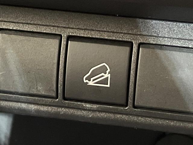 ヤリスクロス ハイブリッドＸ　４ＷＤ　純正ナビ　１００Ｖ電源　衝突被害軽減システム　レーダークルーズ　禁煙車　コーナーセンサー　スマートキー　ＬＥＤヘッド　ビルトインＥＴＣ　オートハイビーム　車線逸脱警報　オートエアコン（21枚目）