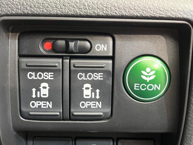 オデッセイ アブソルート・Ｘホンダセンシングアドバンスドパッケジ　禁煙車　純正ナビ　Ｂｌｕｅｔｏｏｔｈ　フルセグ　ＣＤ／ＤＶＤ再生　全周囲カメラ　衝突軽減装置　アダプティブレーダークルーズ　両側電動スライドドア　ハーフレザーシート　ドラレコ　ＥＴＣ（7枚目）