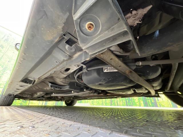 プリウス Ｓ　メーカー純正ナビ　バックカメラ　禁煙車　スマートキー　ビルトインＥＴＣ　純正１５インチアルミ　パークアシスト　オートライト　オートエアコン　ＣＤ　ＤＶＤ再生　フルセグ　横滑り防止装置（29枚目）