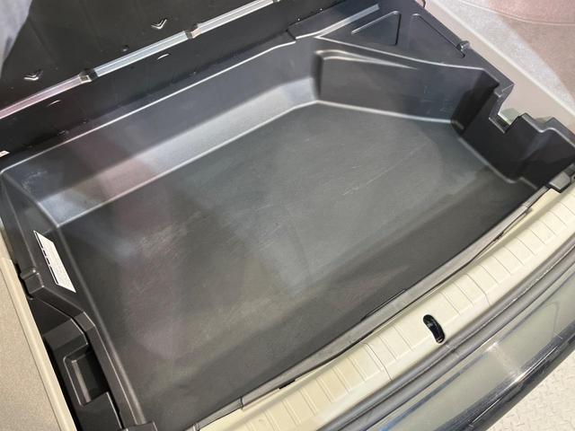 プリウス Ｓ　メーカー純正ナビ　バックカメラ　禁煙車　スマートキー　ビルトインＥＴＣ　純正１５インチアルミ　パークアシスト　オートライト　オートエアコン　ＣＤ　ＤＶＤ再生　フルセグ　横滑り防止装置（35枚目）