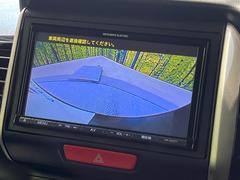 【バックカメラ】駐車時に後方がリアルタイム映像で確認できます。大型商業施設や立体駐車場での駐車時や、夜間のバック時に大活躍！運転スキルに関わらず、今や必須となった装備のひとつです！ 5