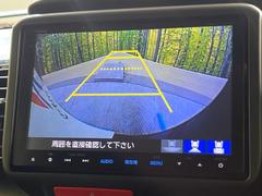 【バックカメラ】駐車時に後方がリアルタイム映像で確認できます。大型商業施設や立体駐車場での駐車時や、夜間のバック時に大活躍！運転スキルに関わらず、今や必須となった装備のひとつです！ 7