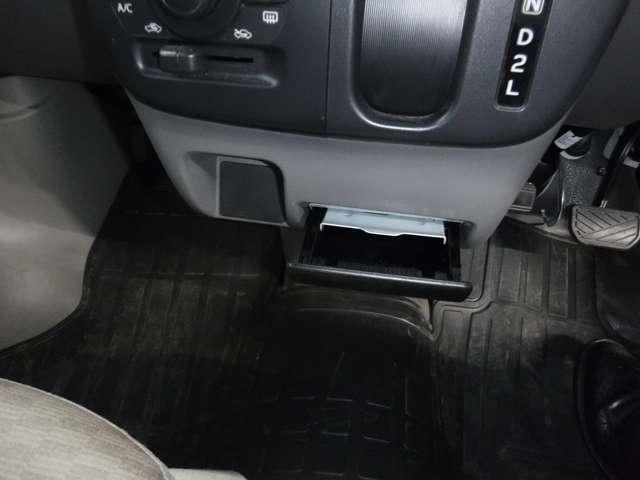 ミニキャブバン Ｍ　切替式４ＷＤ　助手席エアバック　ＡＣ　両側スライド　ＰＳ　ワンオーナー車　運転席エアバック　寒冷地仕様車　ＡＢＳ（17枚目）