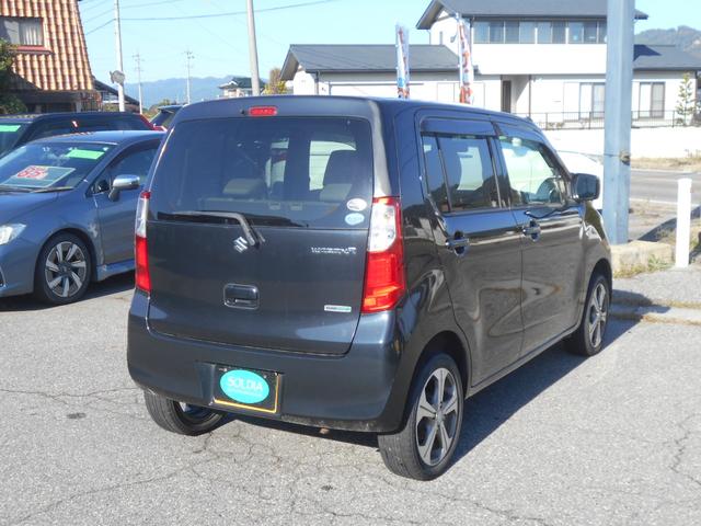 お車の詳細や、気になる点などありましたら、お気軽にお問い合わせください（＊’ω’＊）気になる箇所などありましたら、追加で写真をお送りすることもできます♪