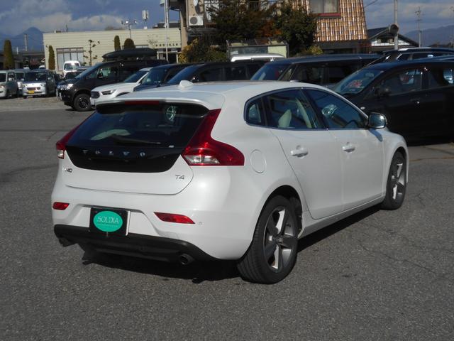 Ｖ４０ Ｔ４　ＳＥ　セーフティーパッケージ　レザーパッケージ　歩行者エアバック　バックカメラ　ブルートゥース（5枚目）