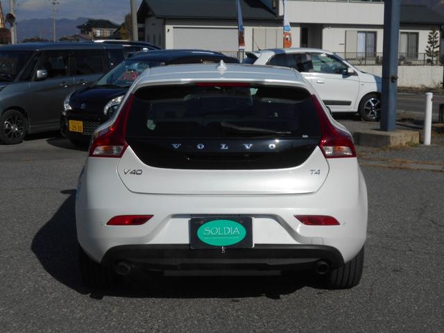 Ｖ４０ Ｔ４　ＳＥ　セーフティーパッケージ　レザーパッケージ　歩行者エアバック　バックカメラ　ブルートゥース（6枚目）