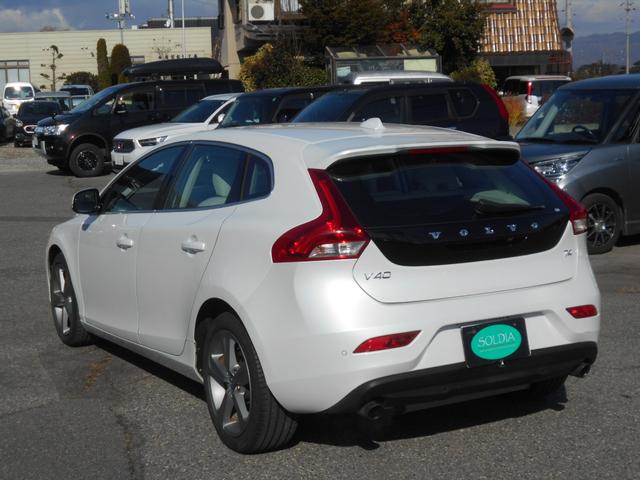 Ｖ４０ Ｔ４　ＳＥ　セーフティーパッケージ　レザーパッケージ　歩行者エアバック　バックカメラ　ブルートゥース（7枚目）