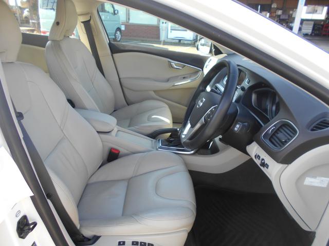 Ｖ４０ Ｔ４　ＳＥ　セーフティーパッケージ　レザーパッケージ　歩行者エアバック　バックカメラ　ブルートゥース（10枚目）