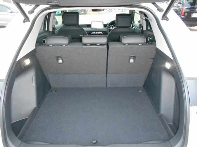 ラゲッジスペースも十分な広さを確保しております！荷物をたっぷり積めて便利です！