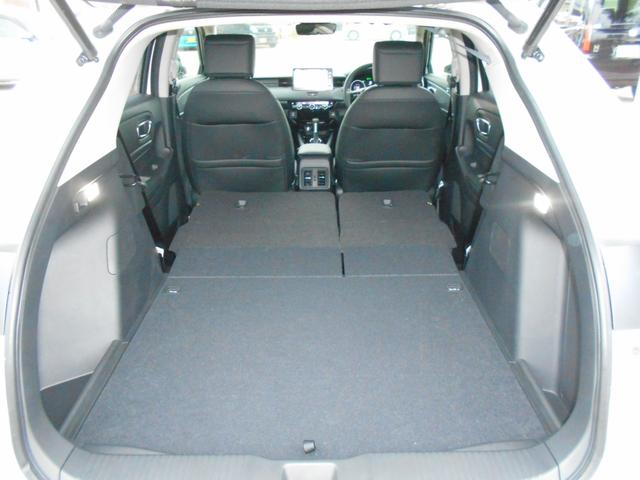 リアシートを使用しない時は、前に倒せば更に広々ラゲッジスペースの出来上がりです、更にたくさんの荷物が積み込み可能です！