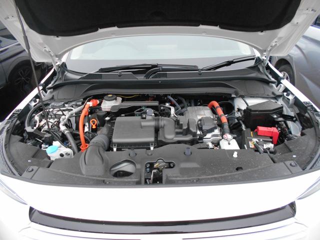 綺麗なエンジンルームです。