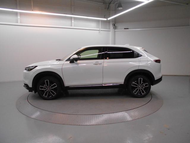 ヴェゼル ｅ：ＨＥＶＺ　当社デモカー　ホンダセンシング　ホンダコネクテット　メモリナビ　Ｂｌｕｅｔｏｏｔｈ　リアカメラ　ＬＥＤヘッドライト　ＬＥＤフォグライト　アルミホイール　運転席／助手席シートヒーター　ＥＴＣ（7枚目）