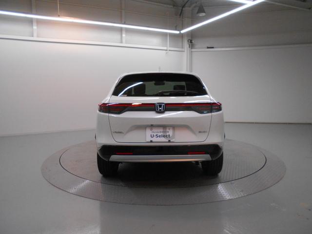 ヴェゼル ｅ：ＨＥＶＺ　当社デモカー　ホンダセンシング　ホンダコネクテット　メモリナビ　Ｂｌｕｅｔｏｏｔｈ　リアカメラ　ＬＥＤヘッドライト　ＬＥＤフォグライト　アルミホイール　運転席／助手席シートヒーター　ＥＴＣ（11枚目）